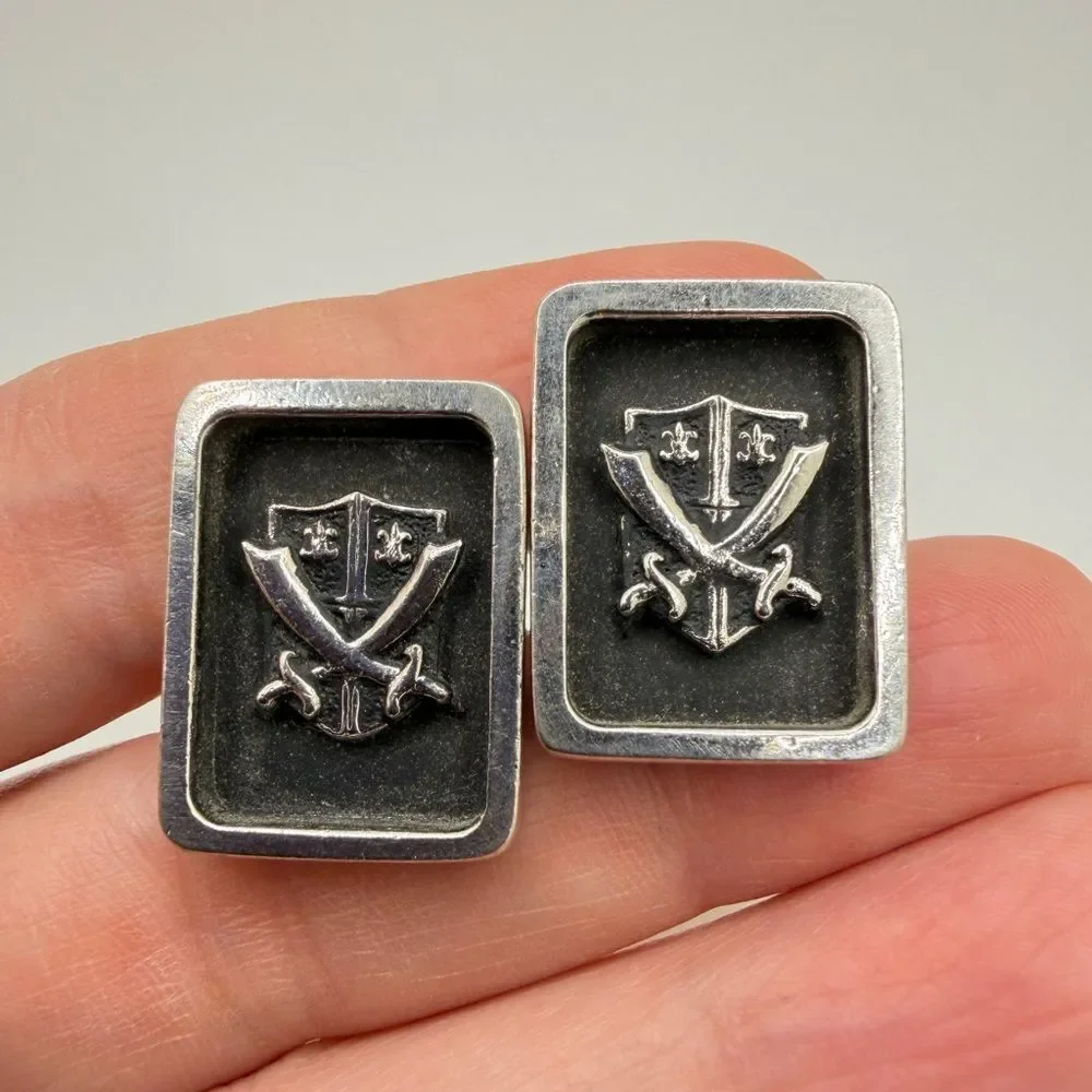 Men's Silver tone metal Swords‎ and Shield cuff links!